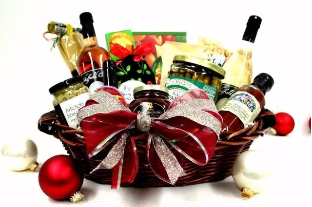 ▍常见于西方的礼物篮子(gift basket),一般多由食物组成,更注重礼物