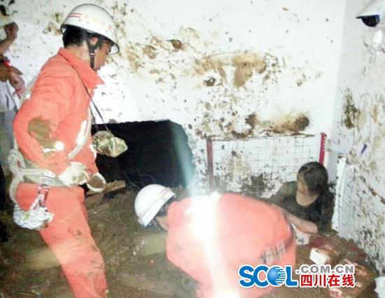 四川雷波发生泥石流 致4人失踪4人遇难(图)