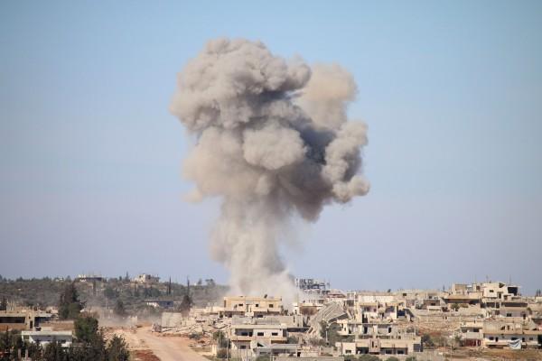 美国主导的“国际联盟”在叙空袭致数十名平民死亡