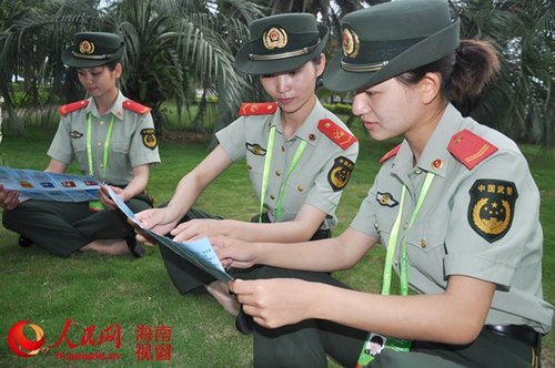 海南<em>武警女兵</em>执勤博鳌 成靓丽风景线_新闻_腾
