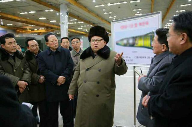 解析:朝鲜核武器和洲际导弹