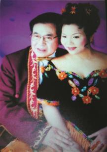 老汉在妻过世6年再娶遭子女软禁 年近80添第9孩