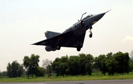 巴基斯坦空军一架幻影战机坠毁未造成人员伤亡