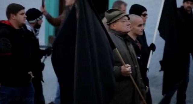 德国新纳粹游行遇阻 抗议民众将其变为慈善活动_新闻_腾讯网