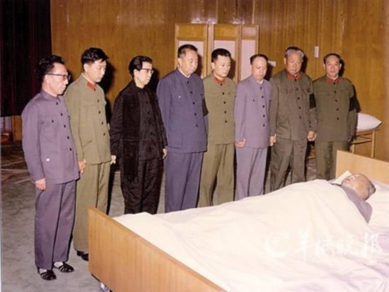 江青夺华国锋权:不仅靠毛泽东夫人牌子