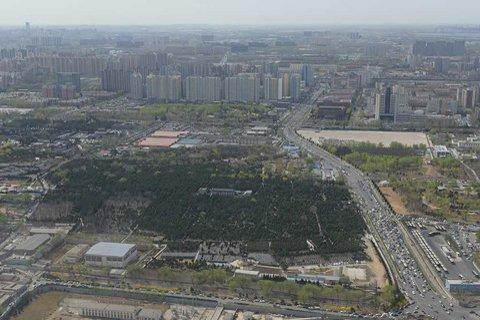 北京警用直升机巡航 实时监测墓区秩序
