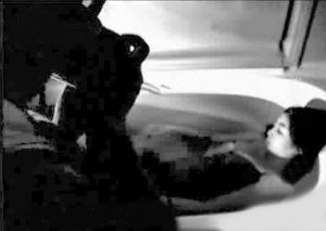 女演员裸死豪华酒店 生前遭导演潜规则(图)