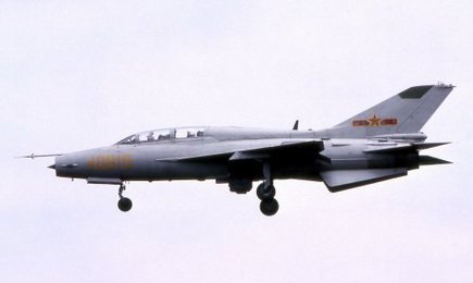军情瞭望099期:L-15猎鹰将助飞中国空军