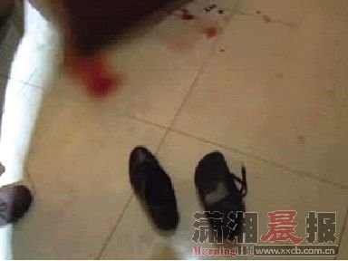 男子酒后调戏洗脚女技师 遭报复被乱刀砍死(图)