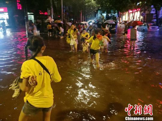 强降雨致西安和咸阳689人受灾 经济损失389万元