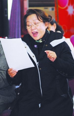 用音乐感受良知的力量 两合唱团唱响《扶起你