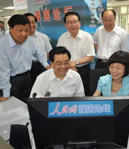 三届政治局常委怎样当资深网民?