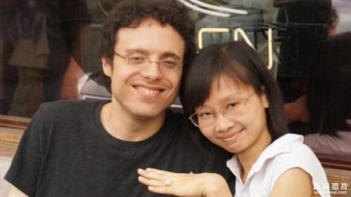 华裔姑娘相恋结婚9年后 丈夫变成了妻子(组图)