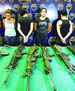 墨西哥贩毒集团组建童子军 控制少女贩毒