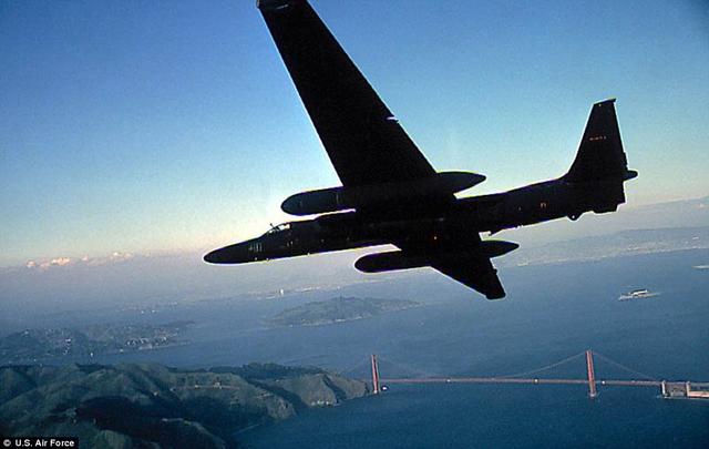 揭秘U-2侦察机 7万英尺飞越晨昏线