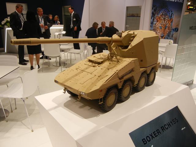 德国展出新型“拳击手”RCH 155自行榴弹炮