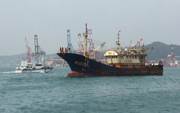 台湾在东海又扣押一艘大陆渔船 10名大陆渔民