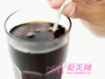 碳酸饮料会磨蚀牙齿 揭晓世界十大垃圾食品