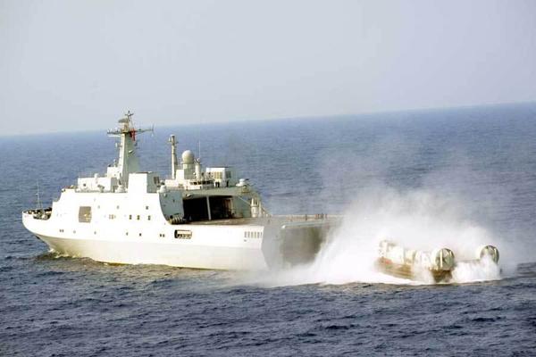 726型气垫艇并非山寨"野牛"_新闻_腾讯网