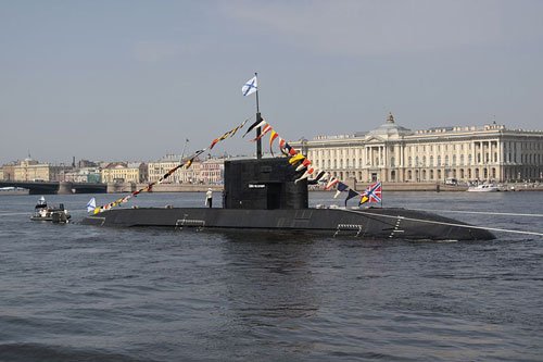 中俄签署采购24架苏35战机与4艘拉达潜艇合同