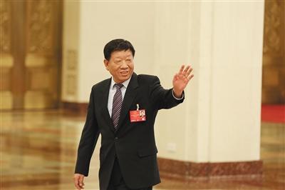 20位部长主动站到“部长通道”回应热点问题