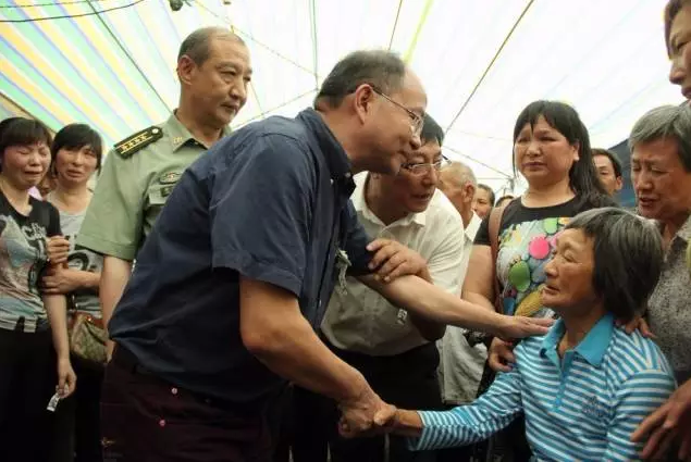扫雷英雄程俊辉魂归故里 长寿父老乡亲迎接回家
