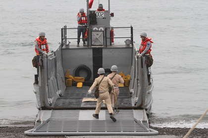 台湾军演登陆艇闸门关不上 军方称设计好的