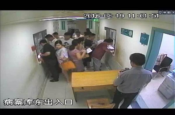 医院被罚十万连发四问 质疑法院处罚“太任性”