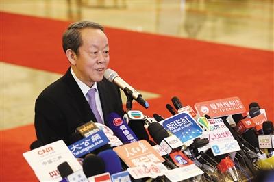20位部长主动站到“部长通道”回应热点问题
