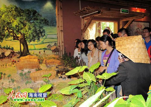 开发新旅游线路 三亚旅行社协会走进槟榔谷