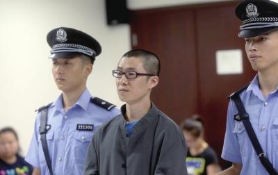 男子醉酒开货车撞死3人 称在追恐怖分子