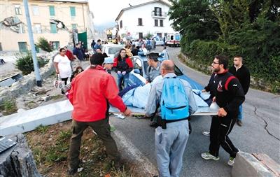 意大利中部地震已致73人遇难 震区仍时有余震发生