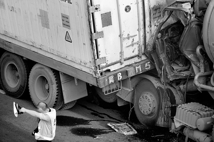 北京四環因車輛追尾暴堵7小時 一司機當場死亡