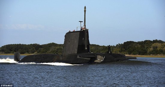 英国机敏号核潜艇成功试射战斧巡航导弹(图)