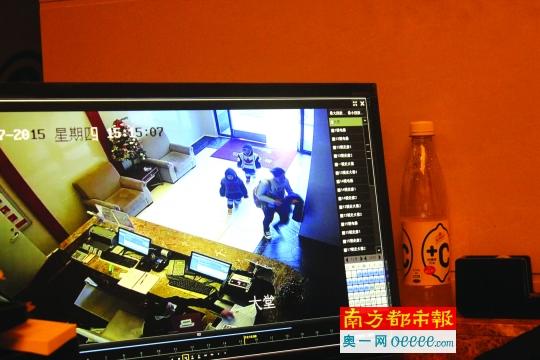 女子携2名女童从17楼跳楼坠亡 初步排除他杀(图)