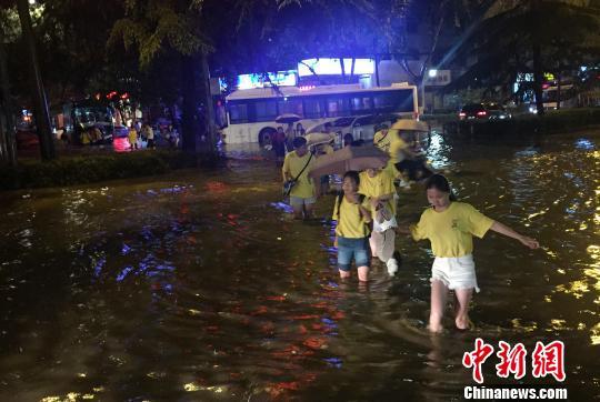 强降雨致西安和咸阳689人受灾 经济损失389万元