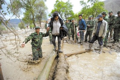 甘肃岷县雹洪灾害致37人遇难19人失踪