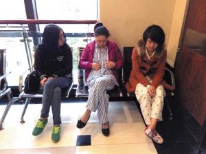 女孩21年前遭遗弃今患尿毒症 亲生母亲捐肾救女