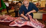 上午卖猪肉下午卖珠宝 湖南80后男子的双面人生
