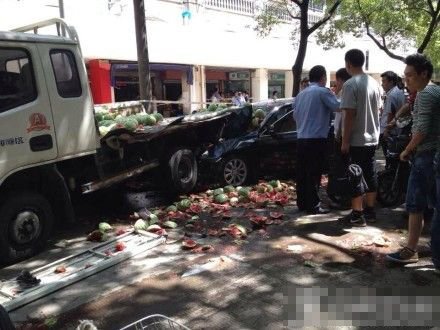 宁波男子驾车追杀一对男女 将人撞倒后下车割喉