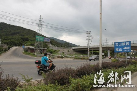 福建莆田宝山陵园路口发生惨烈车祸 2死2重伤