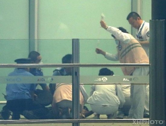 残疾男子北京机场引爆爆炸装置受伤 曾上访多年