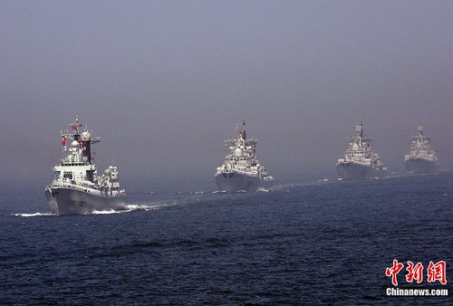中俄舰艇在黄海海域举行海上阅兵仪式(组图)