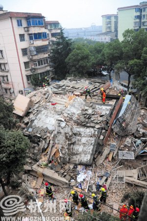 宁波垮塌楼房一住户一个电话救了整幢楼近40人