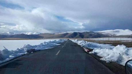 地震生死书：从尼泊尔到北京的无眠56小时