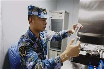 探访中国海军综合补给舰：手术室X光室等一应俱全 