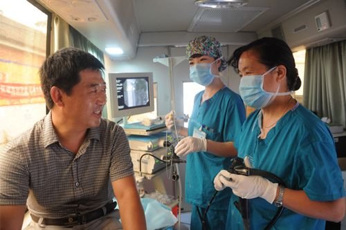 河南宏力医院三年免费为全县百姓做胃镜普查
