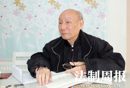 八旬老兵体内弹片残留65年 无军人证难领残废