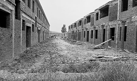 记者采访遭推诿，售楼部称别墅已售罄