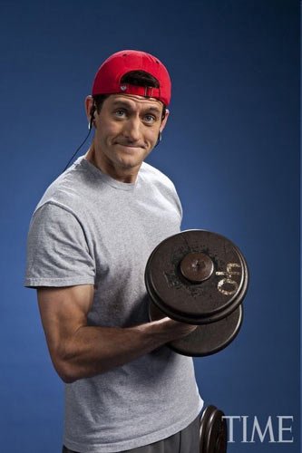 美共和党副总统候选人秀肌肉 被指像小混混(图)